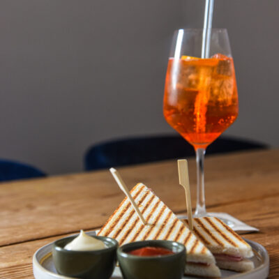 Aperol Spritz, Toast