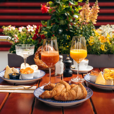 Frühstück auf der Terrasse